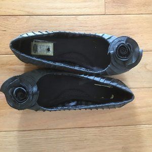 Dr Scholl's -Gray Flats - Womans Size 6M